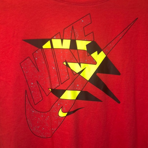 Nike kids Red Graphic T-Shirt - Picture 3 of 6